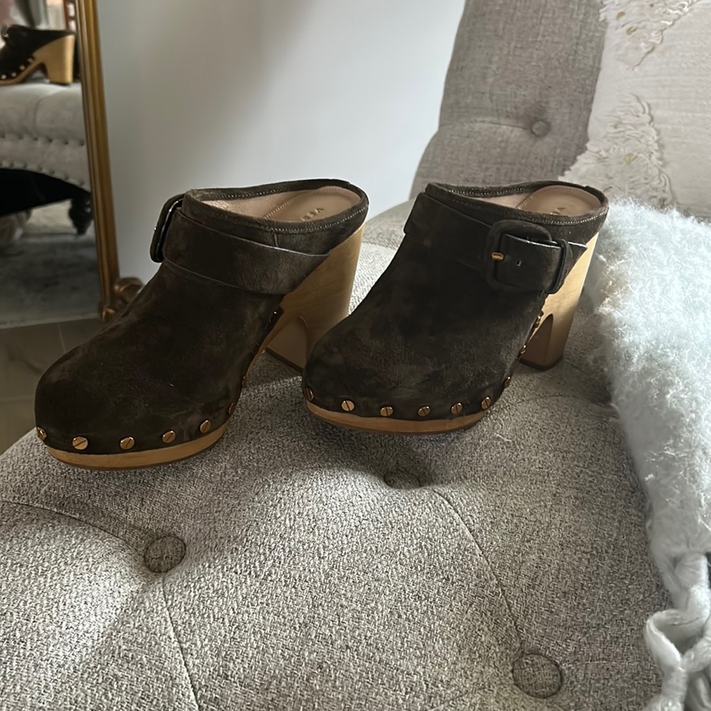 Veronica beard, olive suede, Dacey buckle clog size 6 brand new never worn